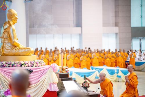 ภาพ No.154250:พิธีบูชาครูผู้ค้นพบวิชชาธรรมกาย ณ สภาธรรมกายสากล วัดพระธรรมกาย วันอังคารที่ 17 กันยายน พ.ศ. 2567