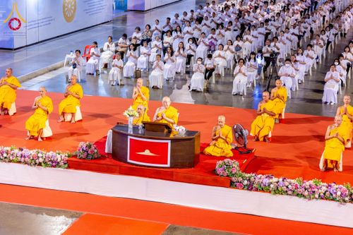 ภาพ No.217382:วันเสาร์ที่ 12 เมษายน พ.ศ. 2568 พิธีฉลองชัยชิตังเม สวดธัมมจักกัปวัตนสูตร ครบ 7,277,818,181 จบ ณ วัดพระธรรมกาย จังหวัดปทุมธานี