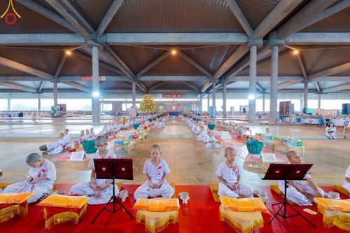 ภาพ No.214570:วันศุกร์ที่ 4 เมษายน พ.ศ.2568 นาคธรรมทายาทตักบาตรพระพี่เลี้ยง ในโครงการบรรพชาสามเณร ฟื้นฟูพระพุทธศาสนาทั่วไทย ณ วิหารคด 22 วัดพระธรรมกาย