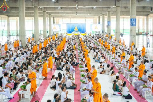 ภาพ No.132839:พิธีตัดปอยผม โครงการสามเณรฟื้นฟูพระพุทธศาสนาทั่วไทย ณ มหารัตนวิหารคด26 วัดพระธรรมกาย วันอาทิตย์ที่ 31 มีนาคม พ.ศ. 2567