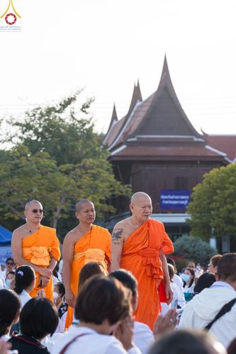ภาพ No.194806:พิธีจุดประทีปถวายเป็นพุทธบูชา และบูชาธรรมมหาปูชนียาจารย์ ณ วัดสองพี่น้อง ต.ต้นตาล อ.สองพี่น้อง จ.สุพรรณบุรี ในโครงการธรรมยาตรา กตัญญูบูชา มหาปูชนียาจารย์ พระมงคลเทพมุนี(สด จนฺทสโร) พระผู้ปราบมาร อนุสรณ์สถาน 7 แห่ง ปีที่ 13 วันที่ 14 มกราคม พ.ศ. 2568