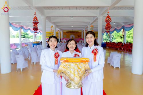 ภาพ No.274609:วันอาทิตย์ที่ 23 พฤศจิกายน พ.ศ. 2568 พิธีทอดผ้าป่าสามัคคี เพื่อระดมทุนสร้างกุฏิที่พักสามเณร ณ ศูนย์ปฏิบัติธรรมสวนผึ้ง จ.ราชบุรี