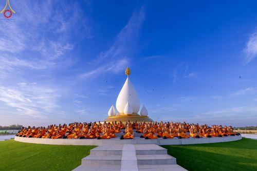 ภาพ No.211895:วันจันทร์ที่ 17 มีนาคม พ.ศ. 2568 พิธีตักบาตรพระกว่า 300 รูป ฉลองพิธีประดิษฐานพระบรมสารีริกธาตุ ณ ปทุมเจดีย์ เจดีย์พระพุทธเจ้า 5 พระองค์ ศูนย์อบรมเยาวชนปัตตานี บ้านโคกดีปลี ตำบลตุยง อำเภอหนองจิก จังหวัดปัตตานี