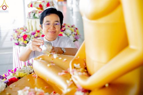 ภาพ No.217496:วันจันทร์ที่ 14 เมษายน พ.ศ. 2568 กิจกรรมสรงน่ำพระ สั่งสมบุญเนื่องในเทศกาลสงกรานต์ 14-16 เมษายน พ.ศ.2568 เวลา 06:00-13:00 น. ณ หอฉันคุณยายอาจารย์ฯ วัดพระธรรมกาย