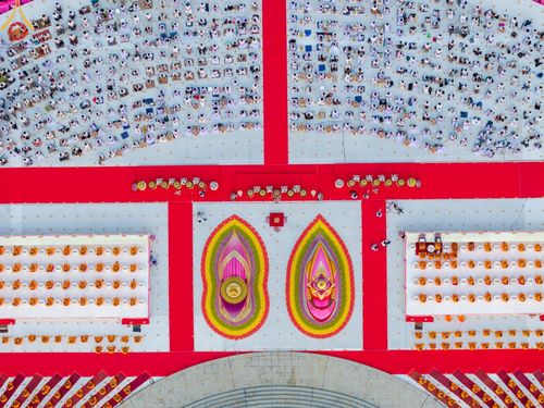 ภาพ No.200585:พิธีจุดประทีปถวายเป็นพุทธบูชา และบูชาธรรมมหาปูชนียาจารย์ ณ อนุสรณ์สถานบางปลา วัดบางปลา อำเภอบางเลน จังหวัดนครปฐม ในโครงการธรรมยาตรา กตัญญูบูชา มหาปูชนียาจารย์ พระมงคลเทพมุนี(สด จนฺทสโร) พระผู้ปราบมาร อนุสรณ์สถาน 7 แห่ง ปีที่ 13 วันที่ 23 มกราคม พ.ศ. 2568