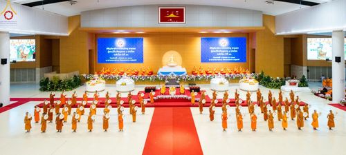 ภาพ No.147031:พิธีมุทิตาสักการะพระภิกษุ ผู้สอบได้เปรียญธรรม 9 ประโยคระดับโลกปีที่ 36, พิธีมอบโล่เกียรติยศและทุนการศึกษา สำนักเรียนบาลีดีเด่นทั่วประเทศ, พิธีถวายมหาสังฆทานคณะสงฆ์ 2,000 กว่าวัด ทั่วประเทศ ปีที่ 24, พิธีถวายไทยธรรมคณะสงฆ์ 323 วัด 4 จังหวัดชายแดนภาคใต้