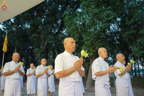 ภาพ No.199648:โครงการอุปสมบทหมู่บูชาธรรม 116 ปี คุณยายอาจารย์มหารัตนอุบาสิกาจันทร์ ขนนกยูง โครงการอุปสมบทหมู่ธรรมทายาท ระดับอุดมศึกษา รุ่นที่ 51 ภาคฤดูหนาว  ณ โบสถ์พระไตรปิฏก วัดพระธรรมกาย จ.ปทุมธานี  วันที่ 11 มกราคม พ.ศ. 2568 โดยมีพระครูปลัดรัตนวีรวัฒน์ เจ้าอาวาสวัด