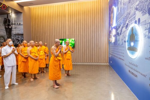 ภาพ No.103707:พิธีเปิดห้องนิทรรศการเพื่อสันติภาพโลก World Peace Lies Within ONE MAN'S VISION   วาระอายุวัฒนมงคล 83 ปี หลวงพ่อทัตตชีโว ณ ชั้น 2 อาคาร 100 ปี คุณยายอาจารย์ฯ วัดพระธรรมกาย วันพฤหัสบดีที่ 21 ธันวาคม พ.ศ. 2566