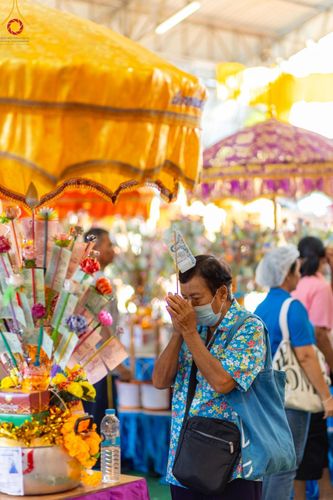 ภาพ No.167040:พิธีทอดกฐิน ณ วัดอัยยิการาม จ.ปทุมธานี ในโครงการกฐินสามัคคีทั่วไทย 30,000 วัด บูชาธรรม 80 ปี หลวงพ่อธัมมชโย โดยคณะศิษยานุศิษย์วัดพระธรรมกาย วันที่ 23 ตุลาคม พ.ศ. 2567