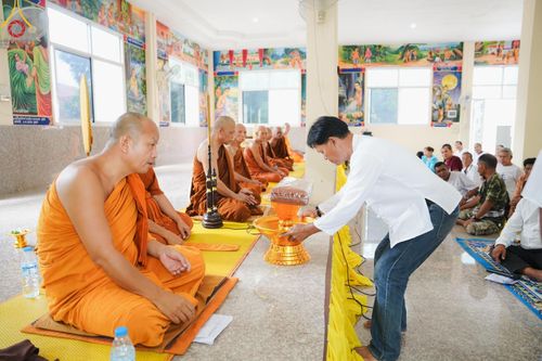 ภาพ No.165546:พิธีทอดกฐิน ณ วัดโพธิ์ชุม จ.เลย ในโครงการกฐินสามัคคีทั่วไทย 30,000 วัด บูชาธรรม 80 ปี หลวงพ่อธัมมชโย โดยคณะศิษยานุศิษย์วัดพระธรรมกาย วันที่ 21 ตุลาคม พ.ศ. 2567