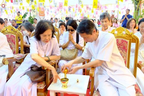 ภาพ No.251353:วันที่ 8 ตุลาคม พ.ศ. 2568 พิธีทอดกฐินสามัคคีทั่วไทย 30,000 วัด โดยคณะศิษยานุศิษย์ บูชาธรรม 81 ปี หลวงพ่อธัมมชโย ณ วัดทองบน กรุงเทพฯ