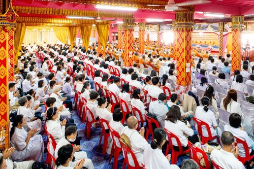 ภาพ No.197333:พิธีเจริญพระพุทธมนต์ ปฏิบัติธรรม มอบทุนการศึกษา ถวายสังฆทาน 108 วัด เพื่อถวายเป็นพุทธบูชา และขับเคลื่อนโครงการหมู่บ้านรักษาศีล 5 โดยคณะสงฆ์จังหวัดนนทบุรี คณะศิษยานุศิษย์วัดพระธรรมกาย โครงการธรรมยาตรา ปีที่ 13 ณ วัดตะเคียน อ.บางกรวย จ.นนทบุรี