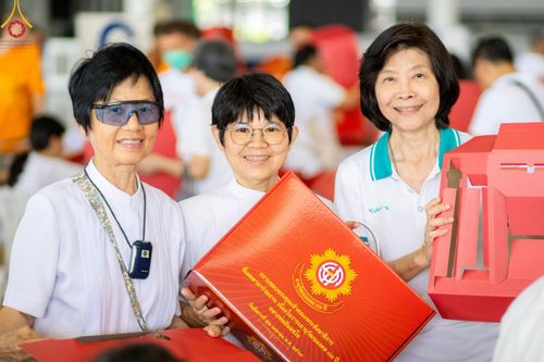 ภาพ No.210852:วันที่ 15 มีนาคม พ.ศ. 2568  บุญบรรจุกล่องไทยธรรม เพื่อถวายแด่พระสังฆาธิการ 40,000 กว่าวัดทั่วไทย ในวันคุ้มครองโลก 22 เมษายน พ.ศ. 2568