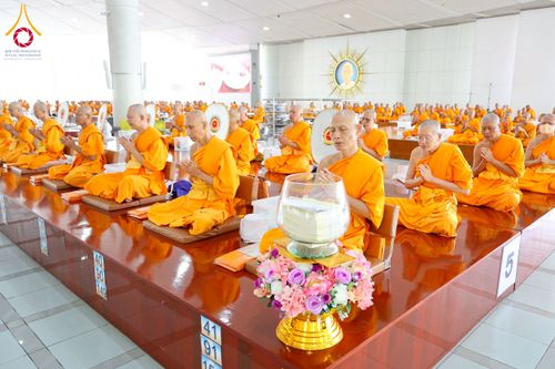 ภาพ No.271089:วันพุธที่ 20 พฤศจิกายน พ.ศ.2568 (วันพระ แรม 15 ค่ำ เดือน 12) พิธีบุพเปตพลี ครั้งที่ 173 ร่วมอุทิศบุญแด่หมู่ญาติที่ล่วงลับไปแล้ว และสืบทอดอายุพระพุทธศาสนา ณ หอฉันคุณยายอาจารย์ฯ วัดพระธรรมกาย