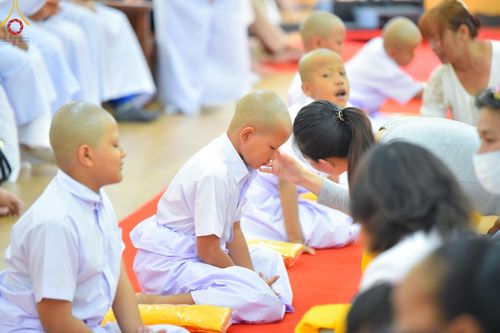 ภาพ No.133328:พิธีบรรพชาสามเณร ในโครงการบรรพชาสามเณร ฟื้นฟูพระพุทธศาสนาทั่วไทย ณ ศูนย์ปฏิบัติธรรมจันทบุรี วันพุธที่ 3 เมษายน พ.ศ. 2567