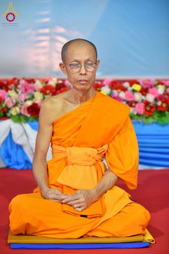 ภาพ No.238075:วันอังคารที่ 12 สิงหาคม พ.ศ. 2568 กิจกรรมวันแม่แห่งชาติ พิธีเปิดห้องปฎิบัติธรรม "กลางใส ใจสว่าง" (World Inner Peace Meditation Room) พิธีลูกกราบคุณแม่-คุณพ่อ พิธีทอดผ้าป่ากองทุนเลี้ยงพระ&กฐิน 30,000 วัด(บูชาธรรมหลวงพ่อ) พิธีไถ่โคท้อง 2 ตัว  ณ วิหารคด 2 ว