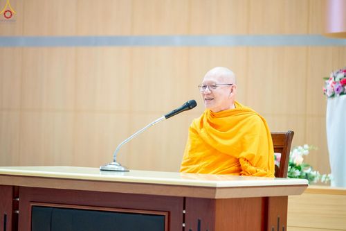 ภาพ No.239874:วันที่ ๒๒ - ๒๔ สิงหาคม พ.ศ. ๒๕๖๘ สัมมนารวมใจผู้นำบุญ บูชาธรรม ๘๑ ปี หลวงพ่อธัมมชโย กฐินสามัคคีทั่วไทย ๓๐,๐๐๐ วัด โครงการอุปสมบทบูชาธรรมมหาปูชนียาจารย์ ๓,๐๐๐ รูป รุ่นที่ ๑