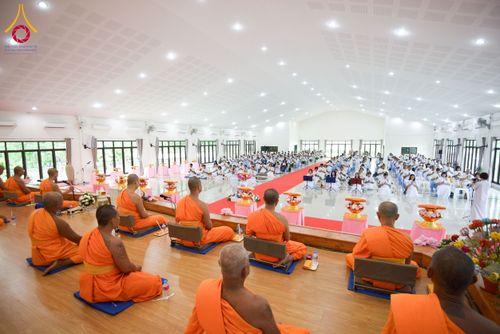 ภาพ No.225839:วันอาทิตย์ที่ 18 พฤษภาคม พ.ศ. 2568 ศูนย์ปฏิบัติธรรมสระบุรี ได้จัดพิธีทอดผ้าป่าฟื้นฟูพระพุทธศาสนา และพิธีมอบใบประกาศนียบัตรเชิดชูเกียรติผู้นำรถ ที่ทำหน้าที่จัดรถเพื่อพาสาธุชนไปร่วมงานวันที่ 22 เมษายน ที่ผ่านมา