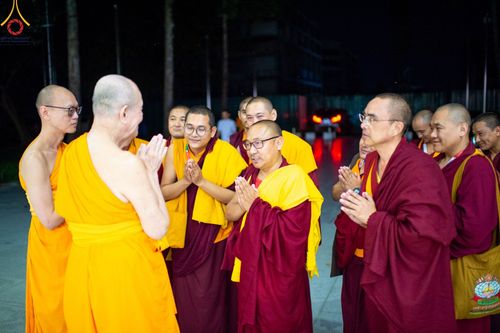 ภาพ No.92434:พิธีกรานกฐิน วันอาทิตย์ที่ 5 พฤศจิกายน พ.ศ. 2566 (แรม 7 ค่ำ เดือน 11) ณ อุโบสถ วัดพระธรรมกาย