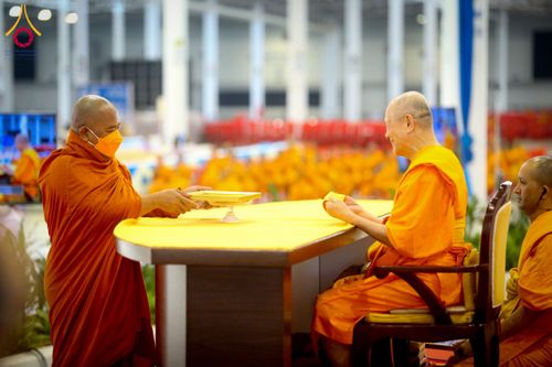 ภาพ No.127048:พิธีมอบใบประกาศเกียรติคุณองค์กรนานาชาติ และหน่วยงานที่ชักชวนคนร่วมโครงการนั่งสมาธิเพื่อสันติภาพโลกมากที่สุด วันอาทิตย์ที่ 1 มีนาคม พ.ศ. 2567 ณ สภาธรรมกายสากล วัดพระธรรมกาย