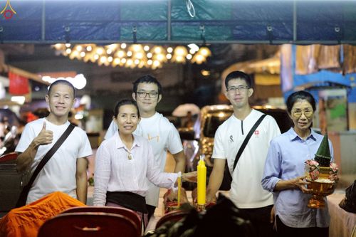 ภาพ No.245802:วันที่ 13-14 กันยายน พ.ศ. 2568 เจ้าหน้าที่ทุกสถานะ ทุกส่วนงาน ร่วมแรงร่วมใจ ปฏิบัติหน้าที่ เตรียมงาน เก็บงาน ตักบาตรพระ 555 รูป อ.เบตง จยะลา