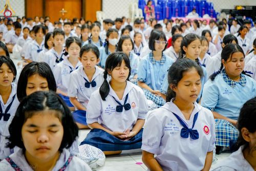 ภาพ No.105093:วันรวมพลังเด็กดี V-star ผู้นำฟื้นฟูศีลธรรมโลก จังหวัดภูเก็ต วันที่ 19 ธันวาคม พ.ศ. 2566 ณ โรงเรียนเมืองถลาง จ.ภูเก็ต