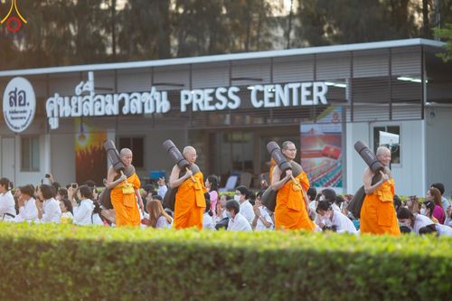 ภาพ No.201989:พิธีต้อนรับพระธรรมยาตรา ณ อนุสรณ์สถานลำดับที่ 7 สถานที่ขยายวิชชาธรรมกาย วัดพระธรรมกาย ต.คลองสาม อ.คลองหลวง จ.ปทุมธานี ในโครงการธรรมยาตรา กตัญญูบูชา มหาปูชนียาจารย์ พระมงคลเทพมุนี(สด จนฺทสโร) พระผู้ปราบมาร อนุสรณ์สถาน 7 แห่ง ปีที่ 13 วันที่ 26 มกราคม 2568