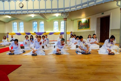 ภาพ No.92655:พิธีทอดกฐินวัดพระธรรมกายนอร์ธสวีเดน เพื่อปฏิสังขรณ์ ซ่อมแซมประตูและหน้าต่าง วันเสาร์ที่ 4 พฤศจิกายน พ.ศ. 2566 ณ เมือง แยฟเล่ ประเทศสวีเดน