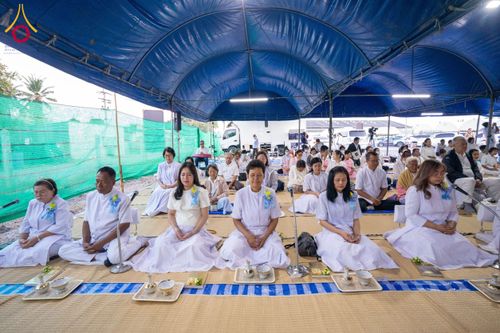 ภาพ No.192518:พิธีถวายภัตตาหารเป็นสังฆทาน แด่พระธรรมยาตรา ณ อนุสรณ์สถานคลองบางนางแท่น อ.สามพราน จ.นครปฐม ในโครงการธรรมยาตรา กตัญญูบูชา มหาปูชนียาจารย์ พระมงคลเทพมุนี(สด จนฺทสโร) พระผู้ปราบมาร อนุสรณ์สถาน 7 แห่ง ปีที่ 13 วันที่ 10 มกราคม พ.ศ. 2568