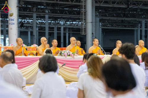 ภาพ No.202283:พิธีถวายภัตตาหารเป็นสังฆทาน แด่พระธรรมยาตรา ณ วัดพระธรรมกาย ตำบลคลองสาม อำเภอคลองหลวง จังหวัดปทุมธานี ในโครงการธรรมยาตรา กตัญญูบูชา มหาปูชนียาจารย์ พระมงคลเทพมุนี(สด จนฺทสโร) พระผู้ปราบมาร อนุสรณ์สถาน 7 แห่ง ปีที่ 13 วันที่ 27 มกราคม พ.ศ. 2568