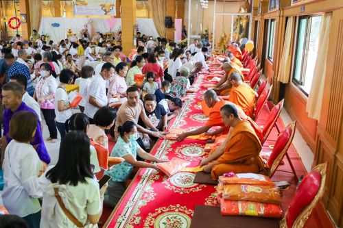 ภาพ No.173966:พิธีทอดกฐิน ณ วัดสุดสวาสดิ์ ต.บ้านคลอง อ.เมือง จ.พิษณุโลก ในโครงการกฐินสามัคคีทั่วไทย 30,000 วัด บูชาธรรม 80 ปี หลวงพ่อธัมมชโย โดยคณะศิษยานุศิษย์วัดพระธรรมกาย วันที่ 9 พฤศจิกายน พ.ศ. 2567