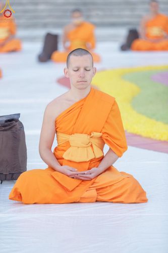 ภาพ No.198584:พระธรรมยาตราปฏิบัติธรรม และถ่ายภาพหมู่ประวัติศาสตร์ ณ อนุสรณ์สถานบางปลา วัดบางปลา อำเภอบางเลน จังหวัดนครปฐม ในโครงการธรรมยาตรา กตัญญูบูชา มหาปูชนียาจารย์ พระมงคลเทพมุนี(สด จนฺทสโร) พระผู้ปราบมาร อนุสรณ์สถาน 7 แห่ง ปีที่ 13 วันที่ 20 มกราคม พ.ศ. 2568