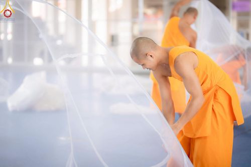 ภาพ No.218245:วันที่ 12-18 เมษายน พ.ศ. 2568 พระภิกษุและเจ้าหน้าที่อาสาสมัคร เตรียมพื้นที่ต้อนรับพักค้างพระสังฆาธิการ เนื่องในงานวันคุ้มครองโลก 22 เมษายน พ.ศ. 2568