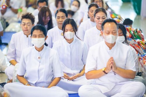 ภาพ No.89427:พิธีตักบาตร ข้าวสารอาหารแห้ง พิธีบูชาข้าวพระ และพิธีจุดเทียนใจ ไฟนิรันดร์  อนันตชัย ณ สภาธรรมกายสากล วัดพระธรรมกาย วันอาทิตย์ที่ 1 ตุลาคม พ.ศ. 2566