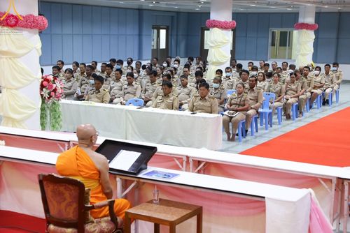 ภาพ No.104701:การประชุมกำนัน ผู้ใหญ่บ้าน สารวัตรกำนัน แพทย์ประจำตำบล และผู้ช่วยผู้ใหญ่บ้าน อ.คลองหลวง จ.ปทุมธานี ประจำเดือนธันวาคม พ.ศ. 2566 วันพฤหัสบดีที่ 28 ธันวาคม พ.ศ. 2566 เวลา 13.30 น. ณ ห้องสัมมนา SPD 7 E สภาธรรมกายสากล วัดพระธรรมกาย