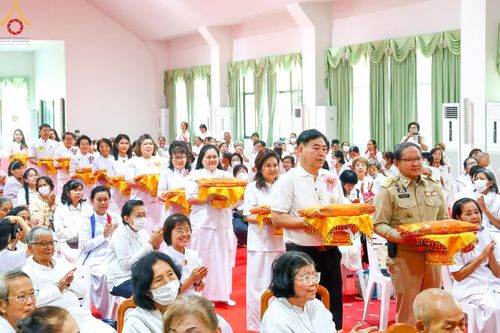 ภาพ No.199115:พิธีทอดผ้าป่าทำนุบำรุงศาสนสถาน ณ วัดไร่ขิง ตำบลไร่ขิง อำเภอสามพราน จังหวัดนครปฐม ในโครงการธรรมยาตรา กตัญญูบูชา มหาปูชนียาจารย์ พระมงคลเทพมุนี(สด จนฺทสโร) พระผู้ปราบมาร อนุสรณ์สถาน 7 แห่ง ปีที่ 13 วันที่ 21 มกราคม พ.ศ. 2568