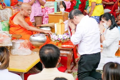 ภาพ No.99513:พิธีทอดกฐินสามัคคีทั่วไทย 5,000 วัด ณ วัดไผ่เลี้ยง กรุงเทพฯ วันที่ 26 พฤศจิกายน พ.ศ. 2566