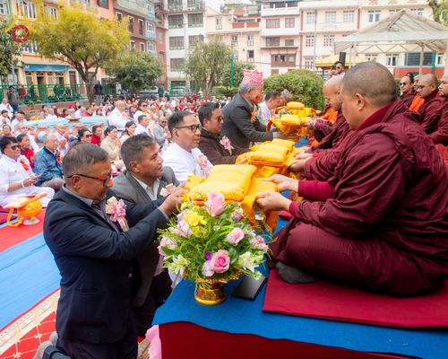 ภาพ No.209748:วันที่ 28 กุมภาพันธ์ พ.ศ.2568 พิธีเปิดโครงการบวชสามเณร พิธีถวายไทยธรรม พิธีขอขมามอบผ้าไตร  ณ เมืองปาตัน ประเทศเนปาล