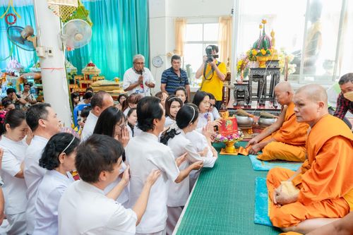 ภาพ No.163805:โครงการกฐินสามัคคีทั่วไทย 30,000 วัด บูชาธรรม 80 ปี หลวงพ่อธัมมชโย โดย คณะศิษยานุศิษย์วัดพระธรรมกาย ณ วัดปริวาสราชสงคราม กรุงเทพมหานคร วันที่ 20 ตุลาคม พ.ศ. 2567
