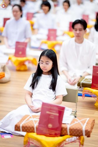 ภาพ No.228298:วันอาทิตย์ที่ 8 มิถุนายน พ.ศ. 2568 พิธีถวายทุนสนับสนุนพระไตรปิฎกฉบับธรรมชัย และอนุรักษ์คัมภีร์โบราณ ณ ห้องแก้วสารพัดนึก 2 วัดพระธรรมกาย