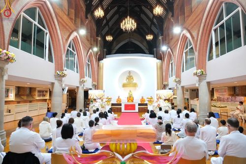 ภาพ No.159897:พิธีบูชาข้าวพระ วันอาทิตย์ต้นเดือน ณ วัดพระธรรมกายลอนดอน วันที่ 6 ตุลาคม พ.ศ. 2567