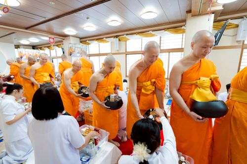 ภาพ No.261743:วันที่ 17 ตุลาคม พ.ศ. 2568 พิธีทอดกฐินวัดพระธรรมกายนางาโน่ ประเทศญี่ปุ่น  "เชื่อมสายบุญพระผู้ปราบมาร" บูชาธรรม 141 ปี พระมงคลเทพมุนี (สด จนฺทสโร)