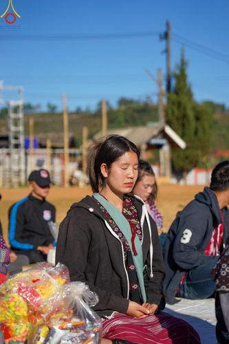 ภาพ No.125216:พิธีตักบาตรเนื่องในวันมาฆบูชา ณ สนามโรงเรียนบ้านนาเกียน  อำเภออมก๋อย จังหวัดเชียงใหม่ วันเสาร์ที่ ๒๔ กุมภาพันธ์ พ.ศ. ๒๕๖๗