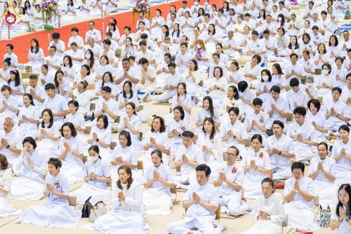 ภาพ No.187994:พิธีบูชาข้าวพระ วันขึ้นปีใหม่ 2568 ณ วัดพระธรรมกาย จ.ปทุมธานี วันที่ 1 มกราคม พ.ศ. 2568
