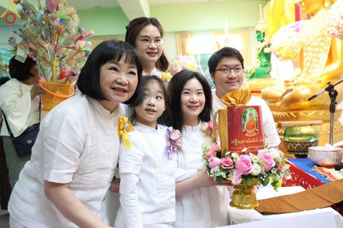 ภาพ No.182287:พิธีทอดกฐิน ณ วัดกล้วย จ.นนทบุรี ในโครงการทอดกฐินสามัคคีทั่วไทย 30,000 วัด บูชาธรรม 80 ปี หลวงพ่อธัมมชโย โดยคณะศิษยานุศิษย์วัดพระธรรมกาย วันที่ 9 พฤศจิกายน พ.ศ. 2567