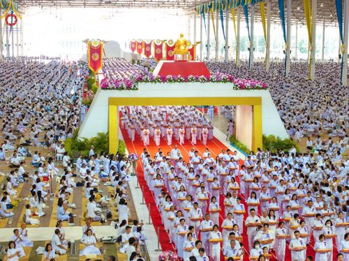 ภาพ No.167681:พิธีทอดกฐิน และ พิธีกรานกฐิน ในวันอาทิตย์ที่ 3 พฤศจิกายน พ.ศ. 2567 ณ วัดพระธรรมกาย จ.ปทุมธานี