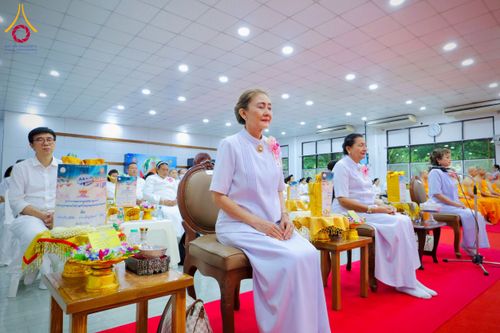 ภาพ No.221353:วันอาทิตย์ที่ 27 เมษายน พ.ศ. 2568 พิธีเจริญพระพุทธมนต์สมโภชดวงแก้วธรรมชัย เนื่องในโอกาสบูชาธรรม 81 ปีหลวงพ่อธัมมชโย อัญเชิญประดิษฐานเนื่องในโอกาสสถาปนาวัดพระธรรมกายไอซ์แลนด์ ณ อาคารปลูกศรัทธา 1 วัดพระธรรมกาย อำเภอคลองหลวง จังหวัดปทุมธานี