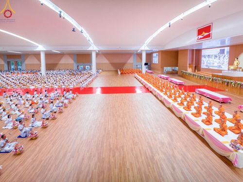 ภาพ No.149041:พิธีถวายคิลานเภสัชและอุปกรณ์ทางการแพทย์ เนื่องในวันธรรมชัย วันอาทิตย์ที่ 18 สิงหาคม พ.ศ. 2567 ณ ห้องแก้วสารพัดนึก 2 สภาธรรมกายสากล วัดพระธรรมกาย