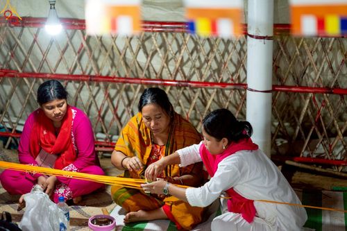 ภาพ No.261615:วันที่ 19 ตุลาคม พ.ศ. 2568 พิธีทอดกฐินสมทบ วัดกัลยาณมิตรต่างประเทศ บูชาธรรม 81 ปี หลวงพ่อธัมมชโย ณ วัดสารนาถ เมืองคาร์การชารี ประเทศบังกลาเทศ 