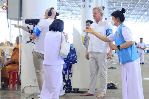 ภาพ No.58205:V.41 เทหมดใจ  ลุยต่อไป ร้อยซาวปี การเตรียมงาน การปฏิบัติงาน และการเก็บงาน ของเจ้าหน้าที่หน่วยงานต่างๆ เพื่อพิธีฉลองอายุวัฒนมงคล 80 ปี หลวงพ่อธัมมชโย และรับถวายมหาสังฆทาน 10,000 กว่าวัดทั่วประเทศ ในวันคุ้มครองโลก จันทร์ที่ 22 เมษายน พ.ศ. 2567